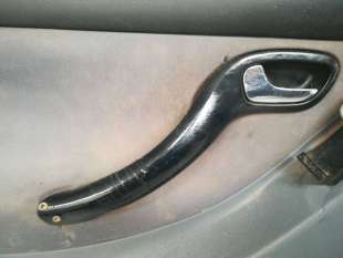 MANETA INTERIOR DELANTERA...