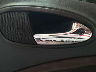 MANETA INTERIOR DELANTERA...