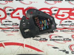 CAJA RELES / FUSIBLES -...