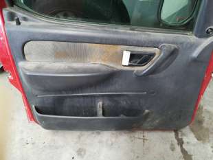 GUARNECIDO PUERTA DELANTERA...