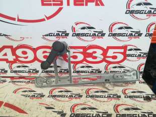 ELEVALUNAS TRASERO DERECHO...