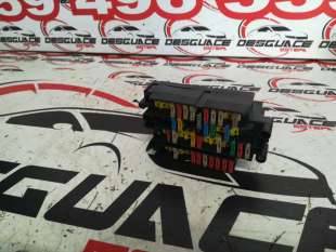 CAJA RELES / FUSIBLES -...