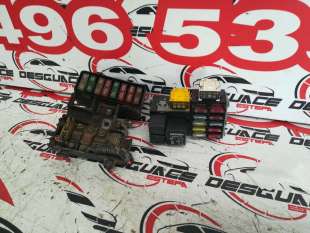 CAJA RELES / FUSIBLES -...