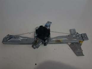 ELEVALUNAS TRASERO DERECHO...