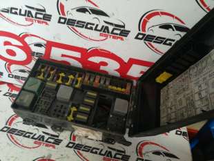 CAJA RELES / FUSIBLES -...