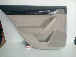 GUARNECIDO PUERTA TRASERA...