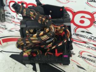 CAJA RELES / FUSIBLES -...