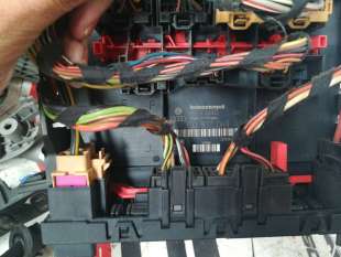 CAJA RELES / FUSIBLES -... 2