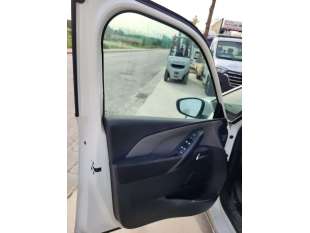 GUARNECIDO PUERTA DELANTERA...