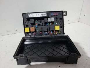 CAJA RELES / FUSIBLES -...