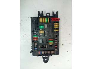 CAJA RELES / FUSIBLES -...