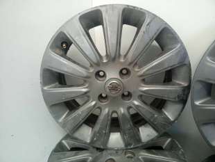 JUEGO LLANTAS NISSAN MICRA... 2