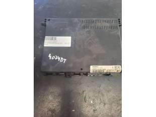 CAJA RELES / FUSIBLES -...