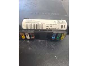 CAJA RELES / FUSIBLES -... 2