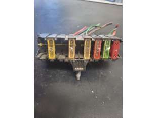 CAJA RELES / FUSIBLES -...