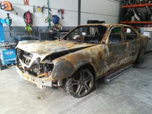 MERCEDES-BENZ CLASE E (BM 210) BERLINA (1995-0) 320 (210.055) Berlina sedan 220 Sin plomo 95  - 04577 2