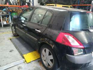 RENAULT MEGANE II BERLINA 5P (2005-0) Authentique Berlina 112 Sin plomo 91  - 04418 2