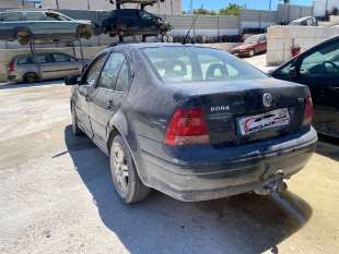 VOLKSWAGEN BORA BERLINA (1J2)(1998) (1998-0) Highline Berlina sedan 110 Diesel  - 04633