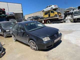 VOLKSWAGEN BORA BERLINA (1J2)(1998) (1998-0) Highline Berlina sedan 110 Diesel  - 04633